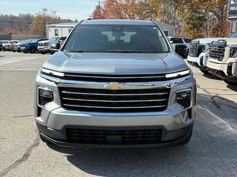 Certified 2025 Chevrolet Traverse LT image 3