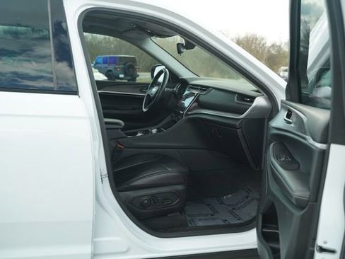 Used 2022 Jeep Grand Cherokee L Limited image 21