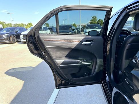 Used 2022 Chrysler 300 Touring L w/ Comfort Group AWD/4WD image 20
