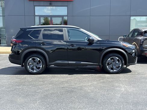 Certified 2026 Nissan Rogue SV w/ SV Premium Package FWD image 2