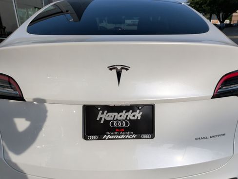 Used 2023 Tesla Model Y Long Range AWD/4WD image 39