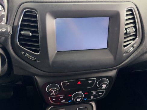 Used 2020 Jeep Compass Latitude image 24