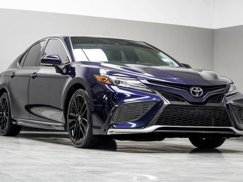 Used 2021 Toyota Camry XSE image 4