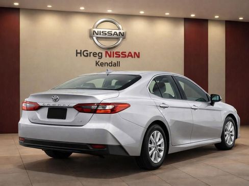 Used 2025 Toyota Camry LE image 2