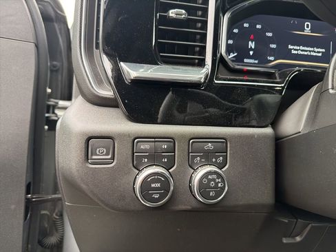 Used 2023 GMC Sierra 1500 Elevation AWD/4WD image 16