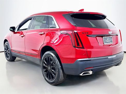 New 2026 Cadillac XT5 Luxury w/ LPO, ONYX Package image 3