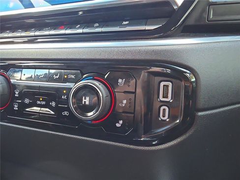 Used 2025 Chevrolet Silverado 1500 LTZ image 31