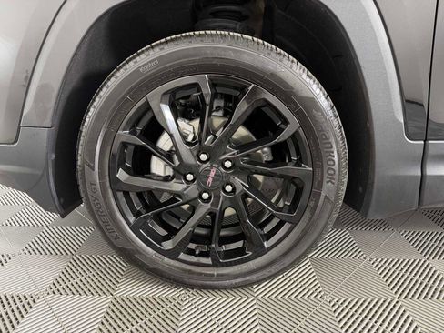 Used 2024 GMC Terrain SLT w/ Tech Package AWD/4WD image 9