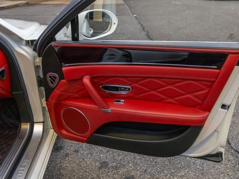 Used 2015 Bentley Flying Spur V8 image 50