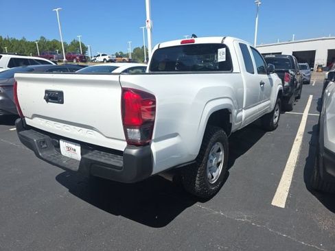Used 2021 Toyota Tacoma SR RWD image 4