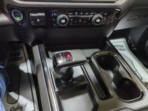 Used 2024 Chevrolet Silverado 1500 ZR2 w/ Technology Package AWD/4WD image 27