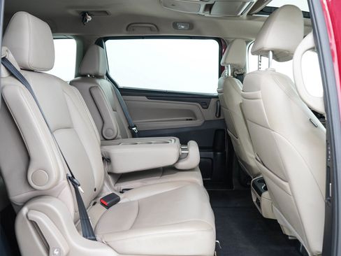 Used 2023 Honda Odyssey Touring image 14