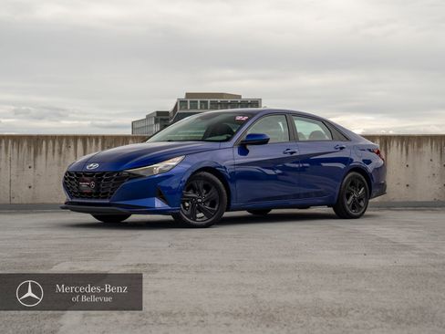 Used 2022 Hyundai Elantra SEL w/ Cargo Package FWD image 1