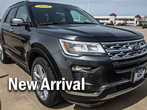 Used 2018 Ford Explorer Limited w/ Equipment Group 301A image 4