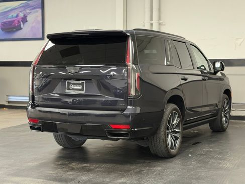 Used 2022 Cadillac Escalade Sport Platinum w/ Heavy-Duty Trailer Package AWD/4WD image 12