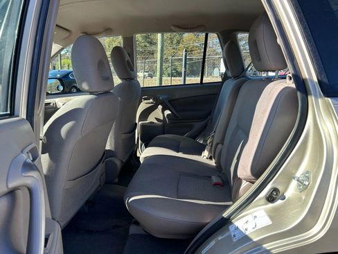 Used 2004 Toyota RAV4 4WD image 9