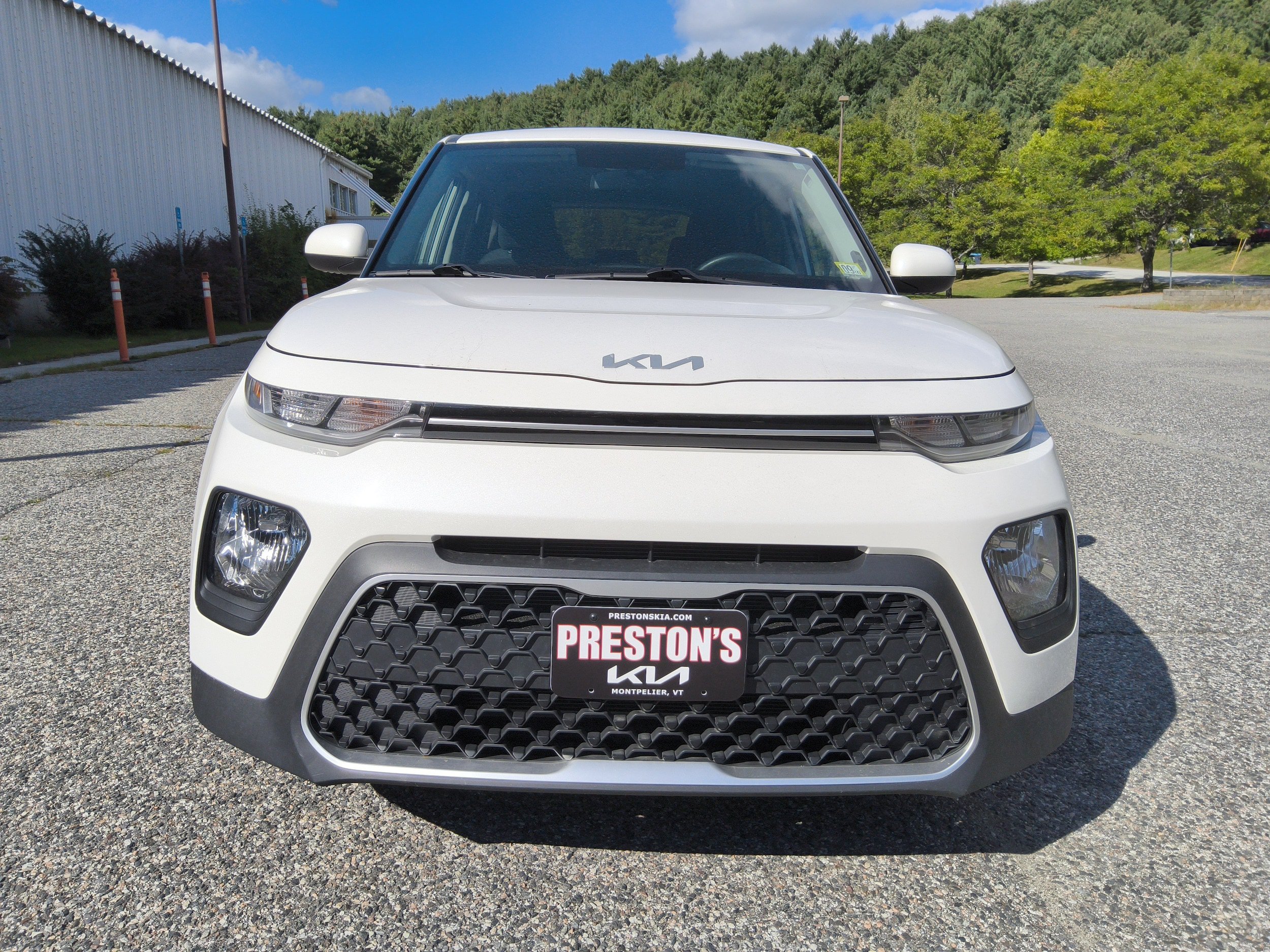 Used 2022 Kia Soul LX FWD image 2
