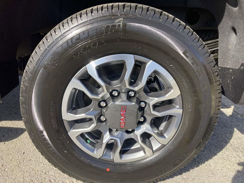 New 2026 GMC Sierra 2500 SLT w/ SLT Convenience Package image 10