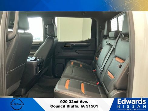 Used 2023 GMC Sierra 1500 AT4 w/ AT4 Preferred Package AWD/4WD image 13
