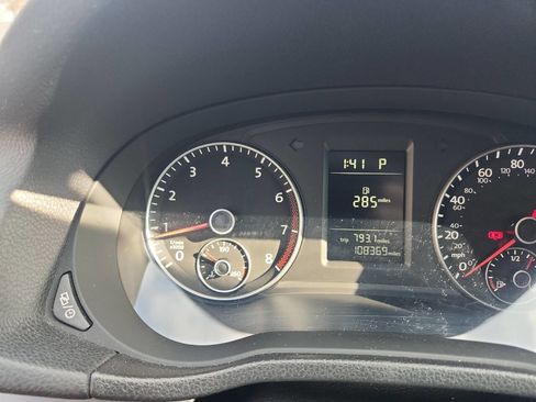 Used 2014 Volkswagen Passat 1.8T S image 3