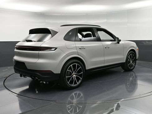 Certified 2026 Porsche Cayenne E-Hybrid AWD/4WD image 8