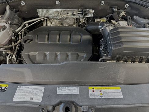 Used 2024 Volkswagen Atlas Cross Sport SEL R-Line AWD/4WD image 34