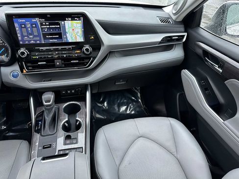 Used 2021 Toyota Highlander Platinum image 19