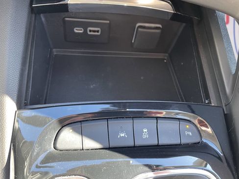 Used 2022 Buick Envision Preferred image 23