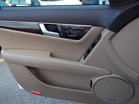 Used 2014 Mercedes-Benz C 250 Sedan image 12