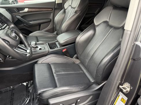 Used 2019 Audi Q5 Prestige w/ Prestige Package AWD/4WD image 11