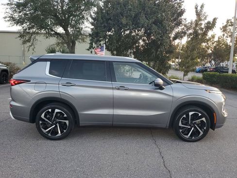 Used 2022 Mitsubishi Outlander SEL image 10