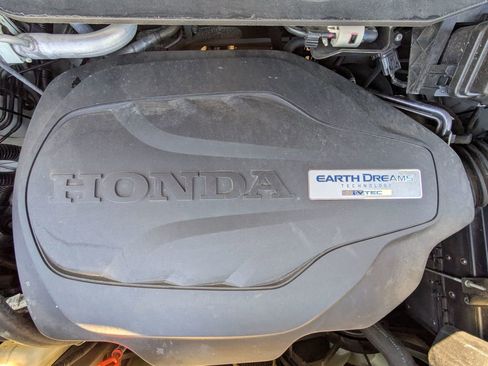 Used 2017 Honda Pilot Touring image 32