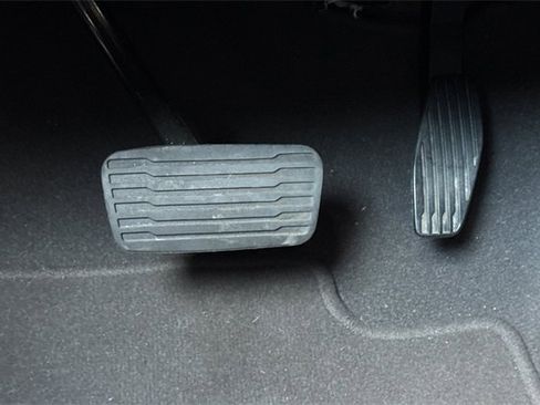 Used 2024 Chevrolet Suburban LT image 42