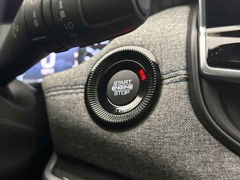 Used 2024 Jeep Compass Latitude image 18