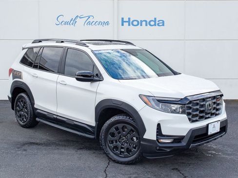 Certified 2023 Honda Passport TrailSport image 2
