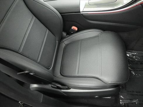 Used 2026 Mercedes-Benz GLC 300 4MATIC image 29
