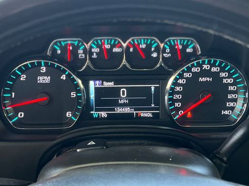 Used 2018 GMC Yukon SLT AWD/4WD image 32