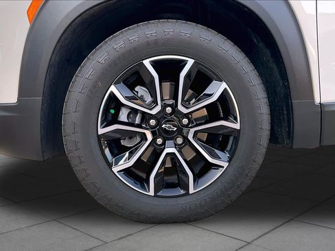 Used 2026 Chevrolet TrailBlazer ACTIV w/ Convenience Package FWD image 11