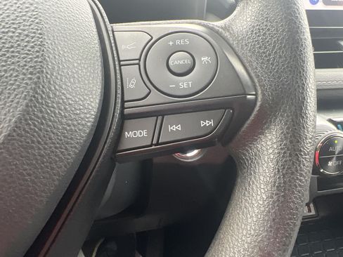 Used 2024 Toyota RAV4 XLE AWD/4WD image 26