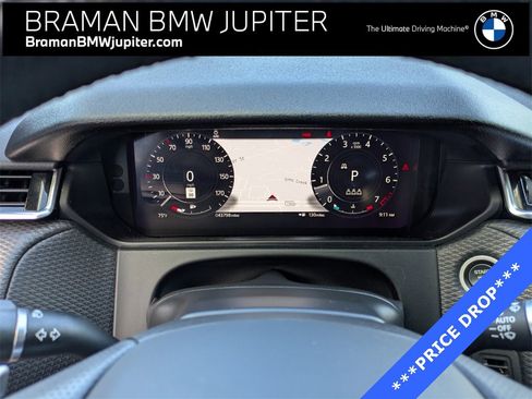Used 2021 Land Rover Range Rover Velar R-Dynamic S image 23