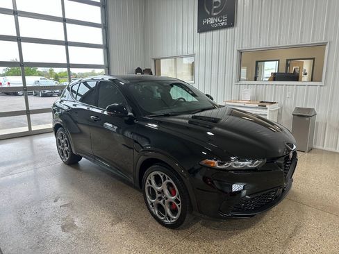Used 2024 Alfa Romeo Tonale Veloce w/ Premium Interior Package AWD/4WD image 16