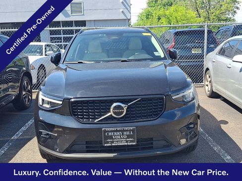 Used 2023 Volvo XC40 B5 Plus w/ Climate Package AWD/4WD image 2