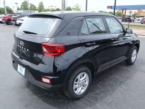 New 2026 Hyundai Venue SE FWD image 19