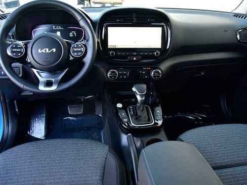 Certified 2025 Kia Soul EX image 15