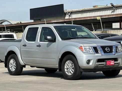 Used 2017 Nissan Frontier SV image 10