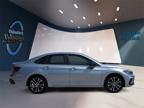 New 2025 Volkswagen Jetta Sport image 4