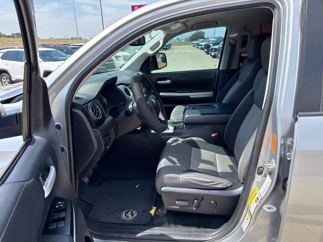 Used 2016 Toyota Tundra SR5 w/ SR5 Upgrade Package RWD image 19
