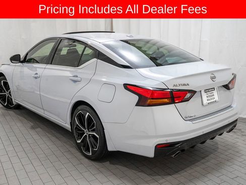 Certified 2023 Nissan Altima 2.5 SR w/ SR Premium Package FWD image 3