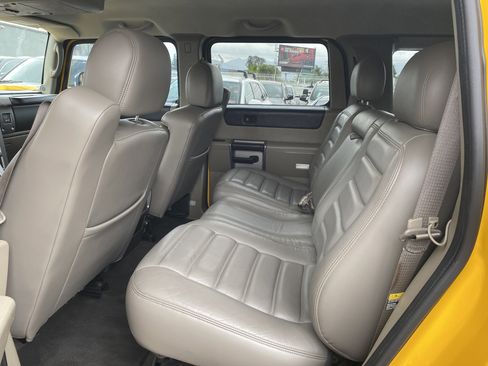 Used 2003 HUMMER H2 w/ Preferred Equipment Group image 17
