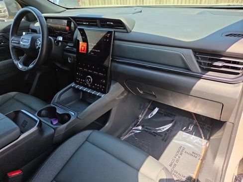Certified 2026 GMC Terrain AT4 w/ Convenience Package III AWD/4WD image 29